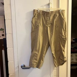 Women’s Faded Glory Size 20W Tan Capri Pants